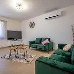 Balarini By Interhome Vodnjan