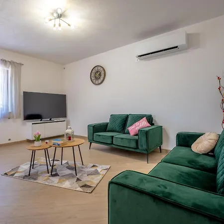 Balarini By Interhome Vodnjan